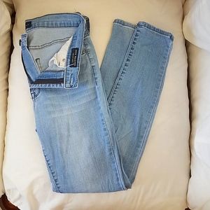 Light Washed High-rise Jeggings